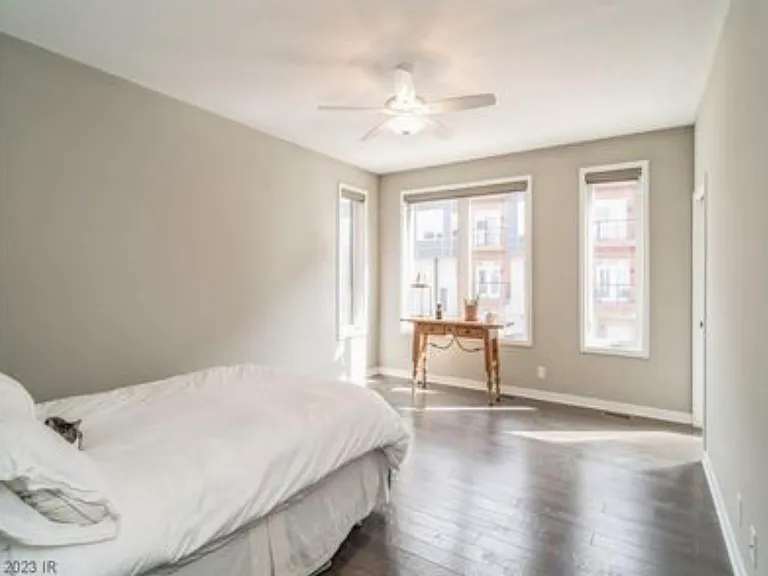 252 E Center St — Photo 6