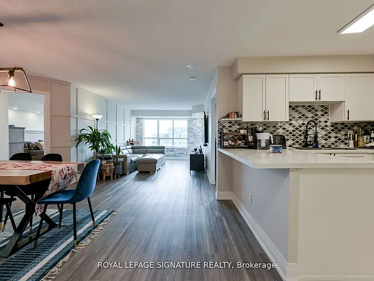 25 Kingsbridge Garden Cir #1126 — Photo 8