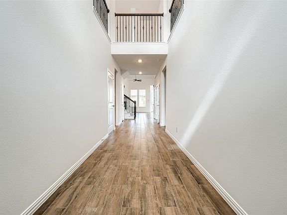 4th image of 14624 Pablina Ln