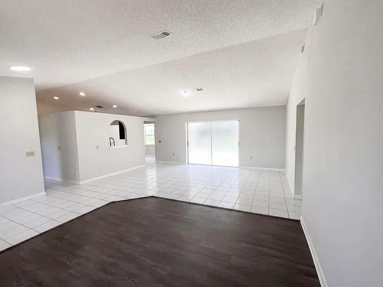 1750 Evergreen Ct — Photo 7