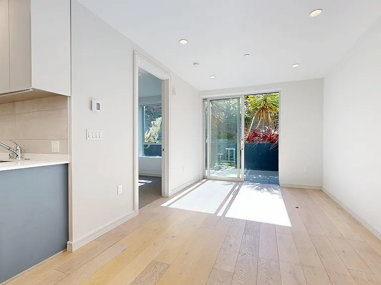 606 Capp St #105 — Photo 7