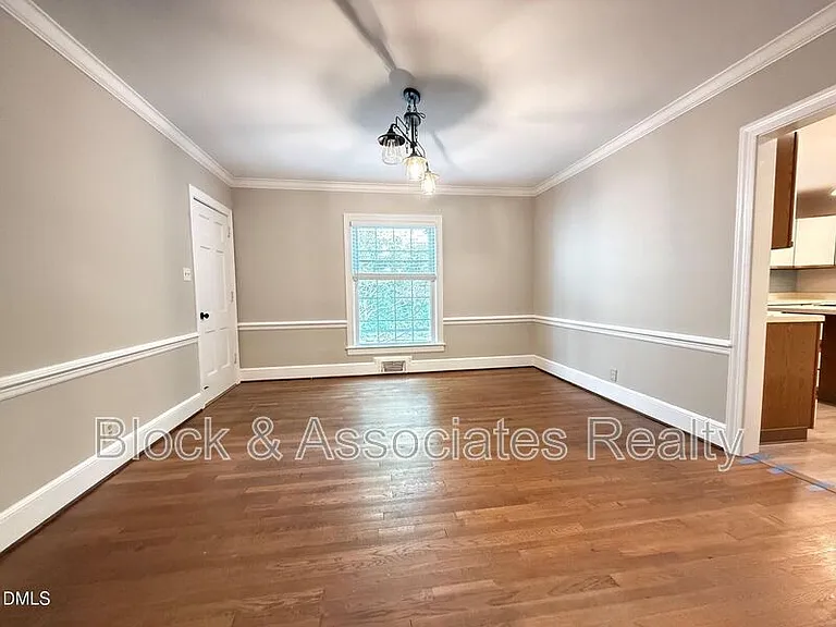 2667 Davis St — Photo 6