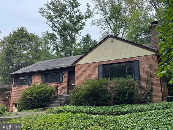 2431 N Taylor St, Arlington, VA 22207