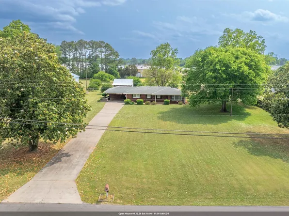 202 Blaine Ave, Muscle Shoals, AL 35661