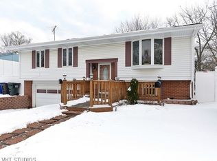 23 S Willow Ln, Glenwood, IL