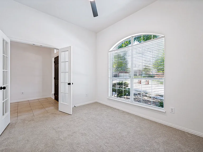1343 Bent Tree Dr — Photo 3