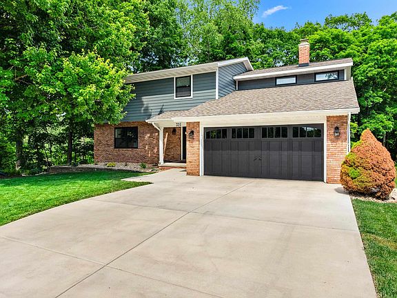 3rd image of 325 Lotus Dr