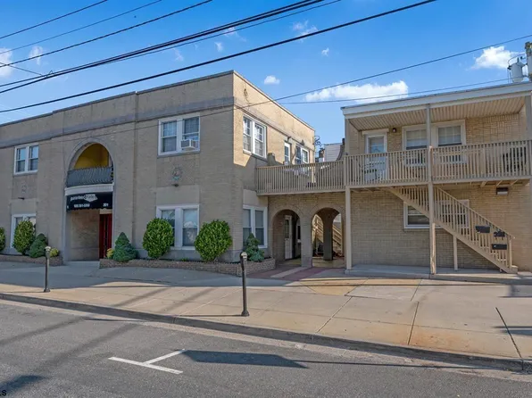 301 10th St, Ocean City, NJ 08226