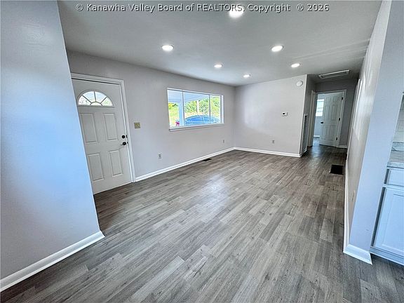 4th image of 4036 40th St