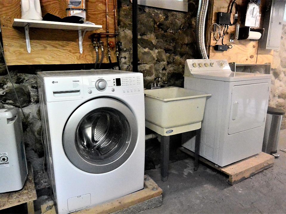 111 Lake St, Waltham, MA 02451 Zillow