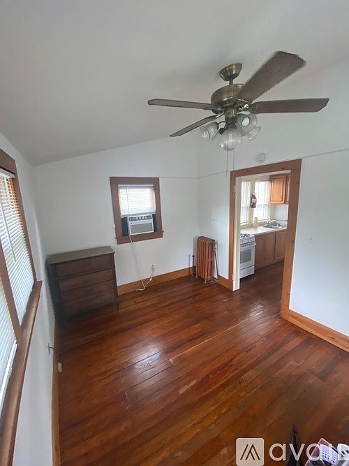 1st image of 625 NE 1st St #9
