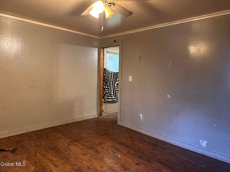 4th image of 329 1st Street
