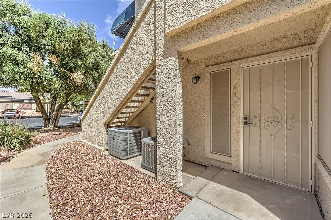 2 bed, 2.0 bath, 1005 sqft, $1,550 — Photo 3