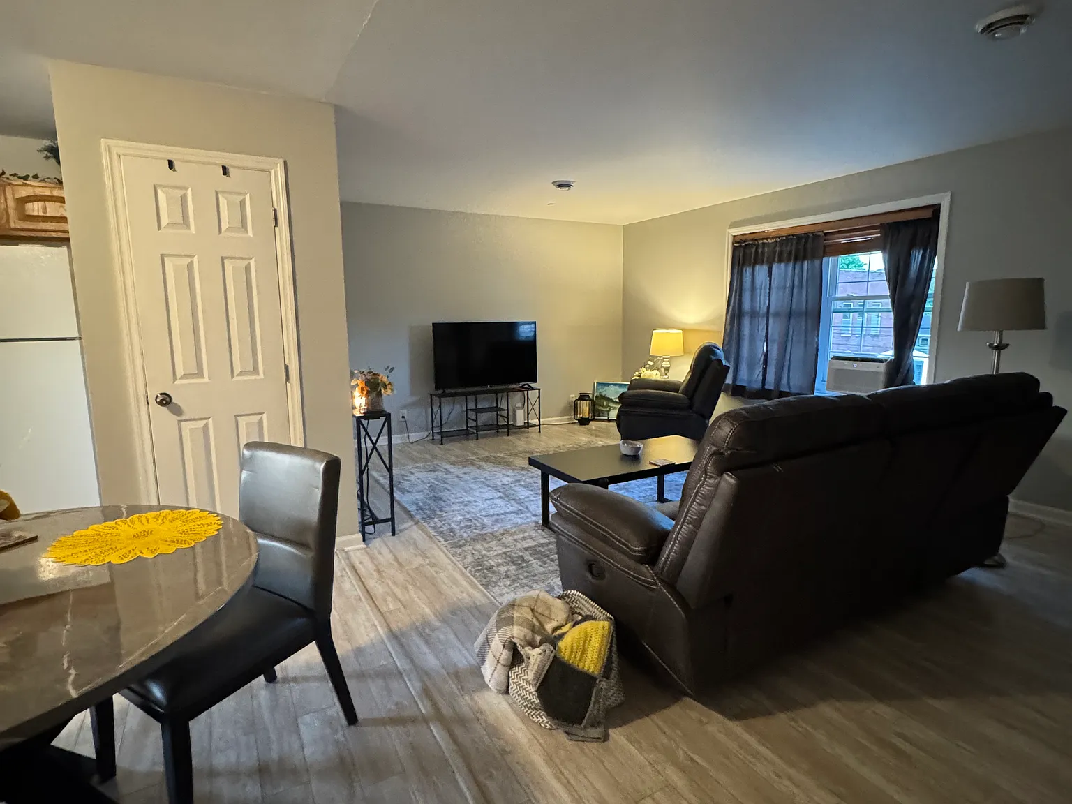 2 bed, 1200 sqft, $100 — Photo 4