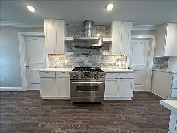4th image of 3917 Norwood Dr
