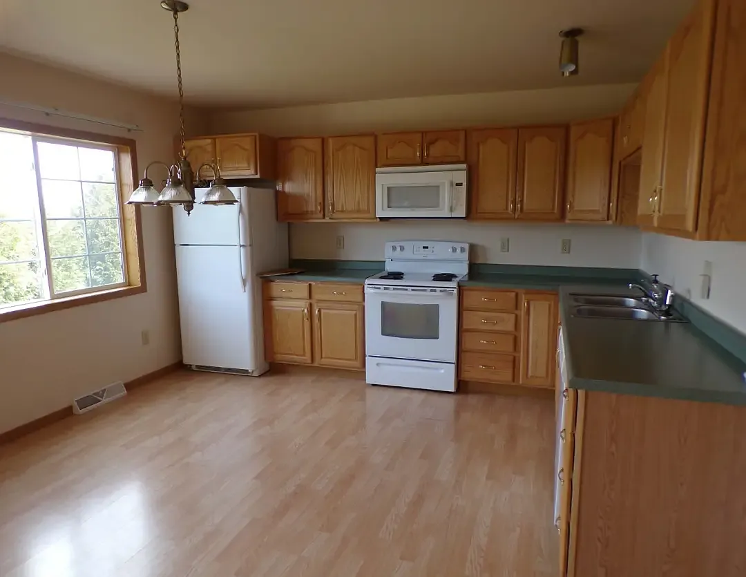 3 bed, $2,295 — Photo 3