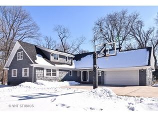 695 Plumtree Rd, Glen Ellyn, IL 60137