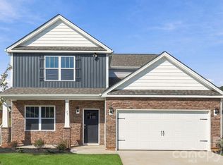 73 Ridgehaven Dr, Waynesville, NC 28786