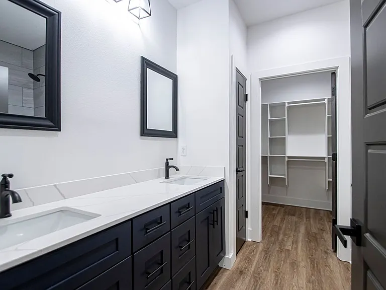 324 S Schiller St — Photo 28