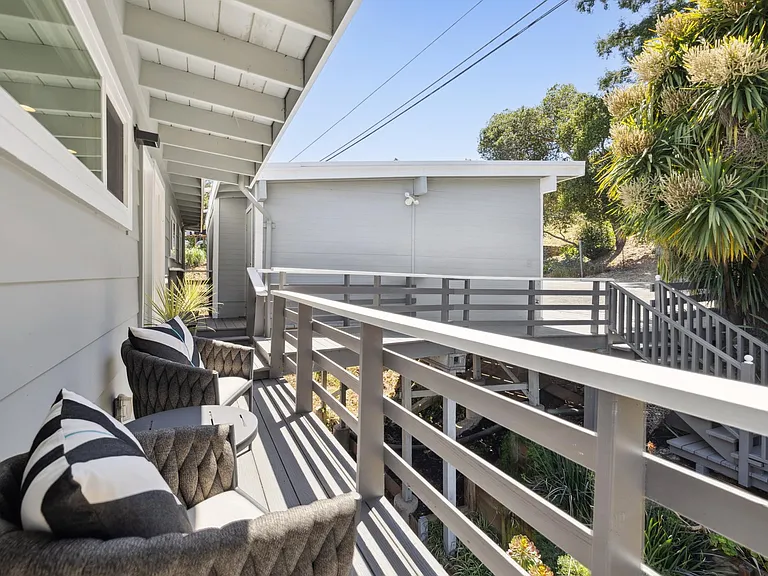 1131 W California Ave — Photo 40