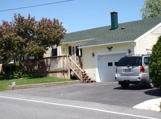 240 Rand Hill Rd, Morrisonville, NY 12962