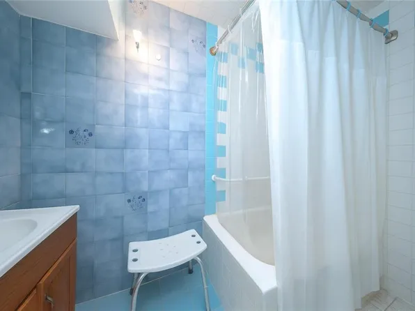 1813 Bay Ridge Avenue image 27 of 31