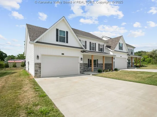 285 Steve Cir, Hurricane, WV 25526