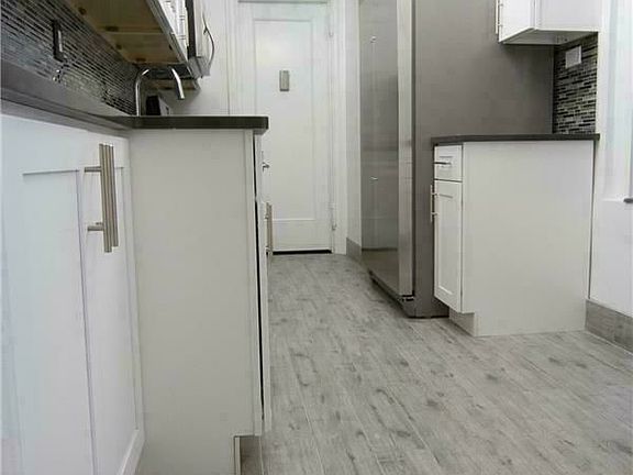 3rd image of 133 W 71st St #2C2D