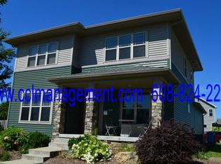 3718 Stonebridge Dr, Madison, WI 53719