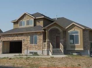 792 S Wellington Dr, Kaysville, UT 84037
