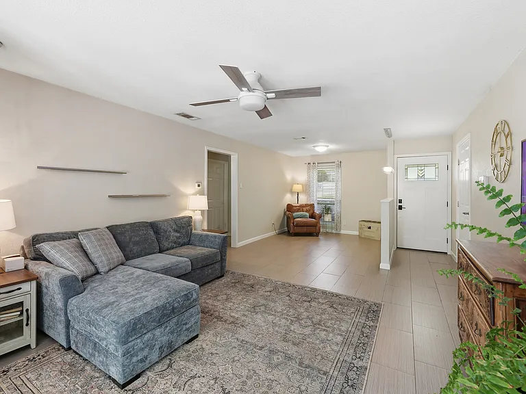 10355 Baronne Cir — Photo 4