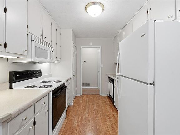2nd image of 3784 Butterfield Dr NW
