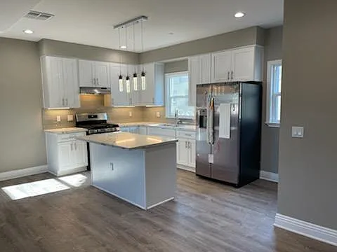 3 bed, 2.5 bath, 1550 sqft, $3,595 — Photo 3
