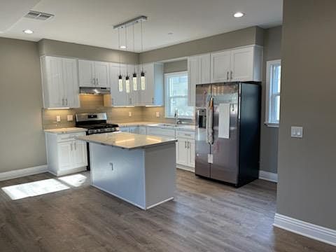 3rd image of 5953 Live Oak St #B