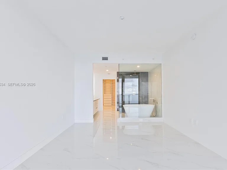 700 NE 24th St #4101 — Photo 11