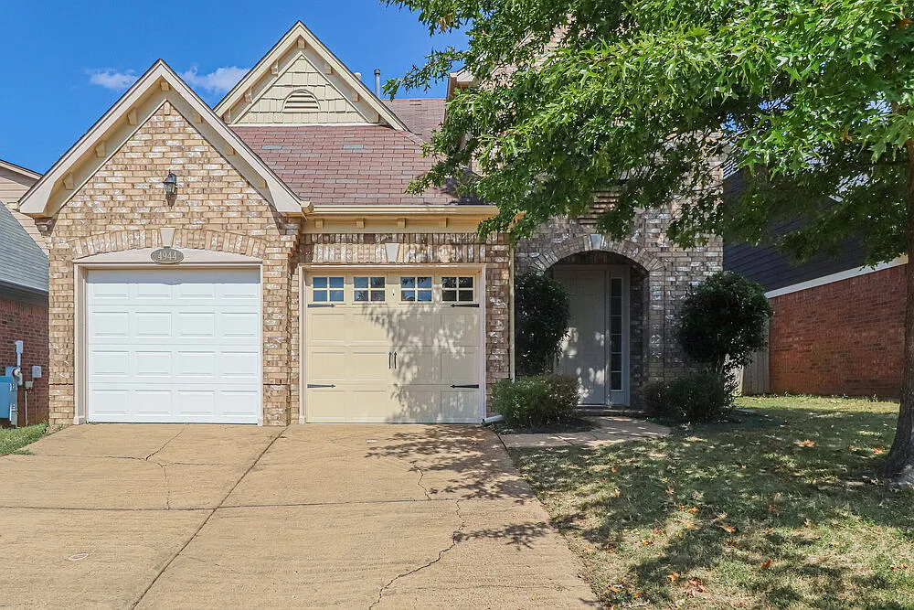 4 bed, 2.5 bath, 2029 sqft, $2,215 — Photo 4