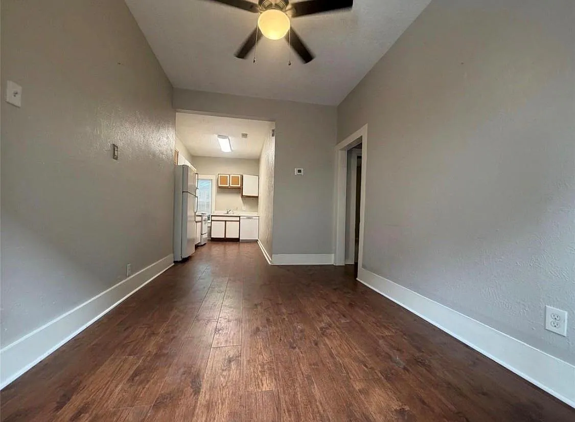 2 bed, 1.0 bath, 900 sqft, $1,350 — Photo 2