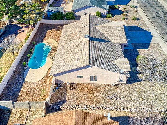 4th image of 2588 Thunderbird Dr