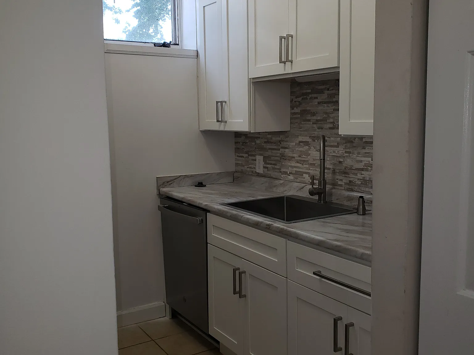 2 bed, 900 sqft, $1,550 — Photo 4