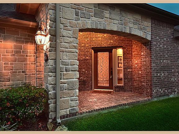 2nd image of 82 S Rocky Point Cir