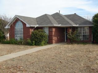 416 Foxwood Cir, Denton, TX 76207