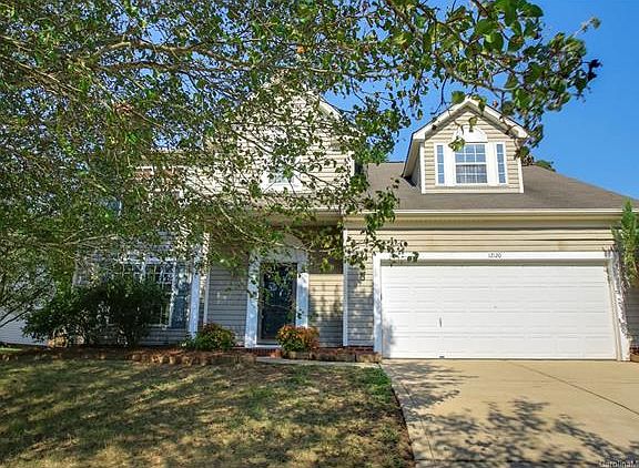 3rd image of 12120 Mountainside Ln