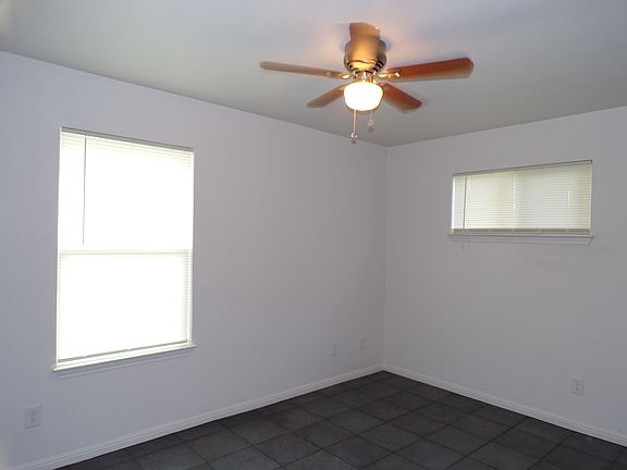 5th image of 1904 Ridgeview