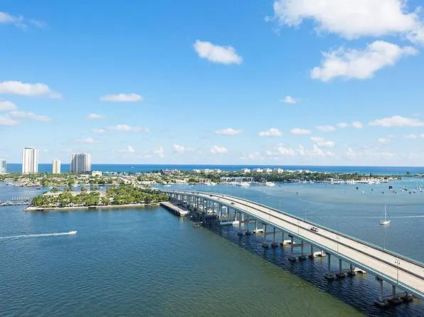 2640 Lake Shore Drive #2011, Riviera Beach, FL 33404