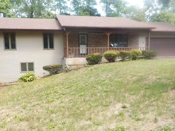 4954 E Nordic Woods Dr, Byron, IL 61010