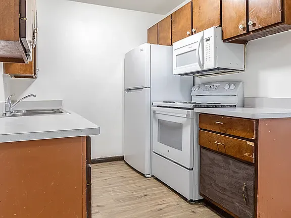 Building Photo - 2505 Monterey Dr #10