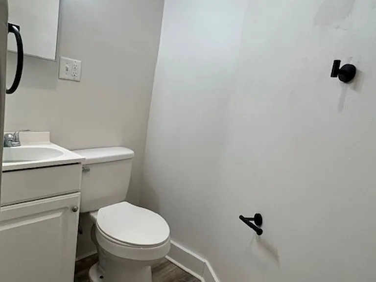 559 Manor St #561 — Photo 6