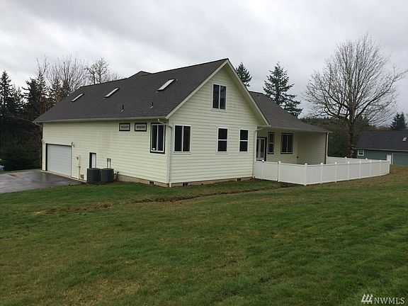 3rd image of 139 Flagstone Dr