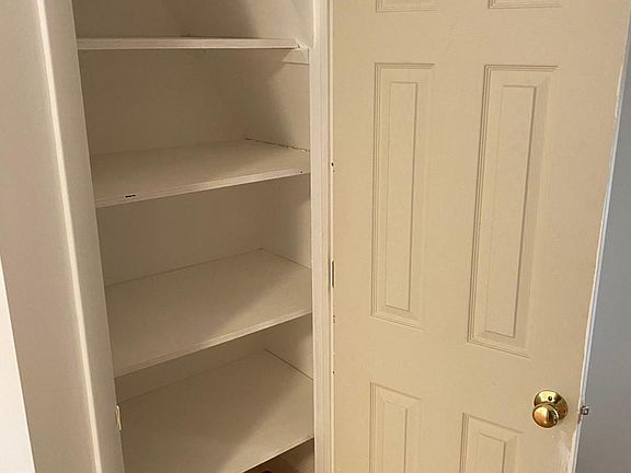 4th image of 29 Waldo Ave #3