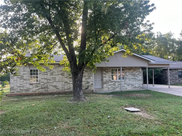 1206 Brewer Ln, Lavaca, AR 72941